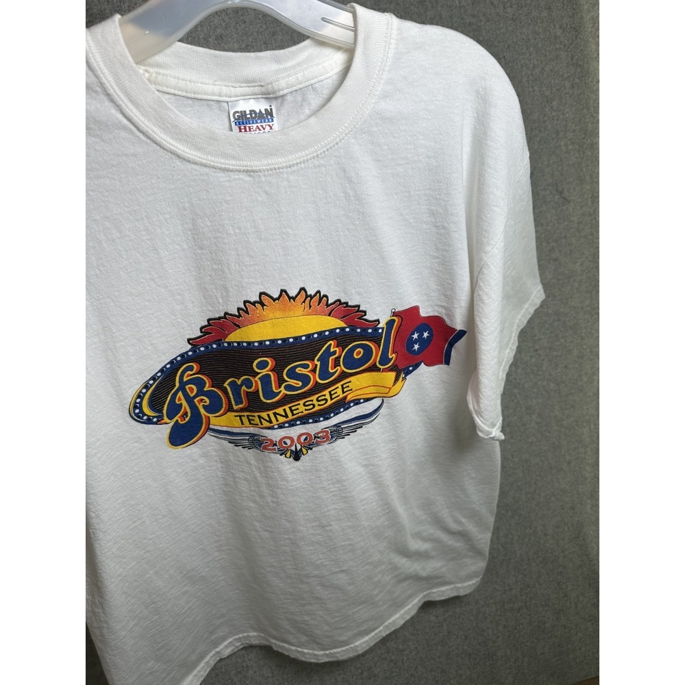 Vintage Gildan Large T-Shirt Britstol TN 2003 Y2K Short Sleeve Cotton White